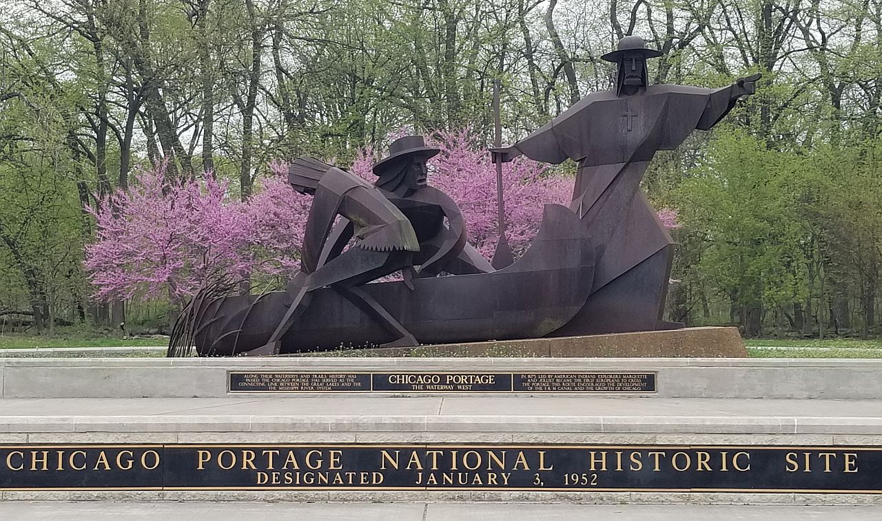 photo of Chicago Portage statue by Gary Mechanic